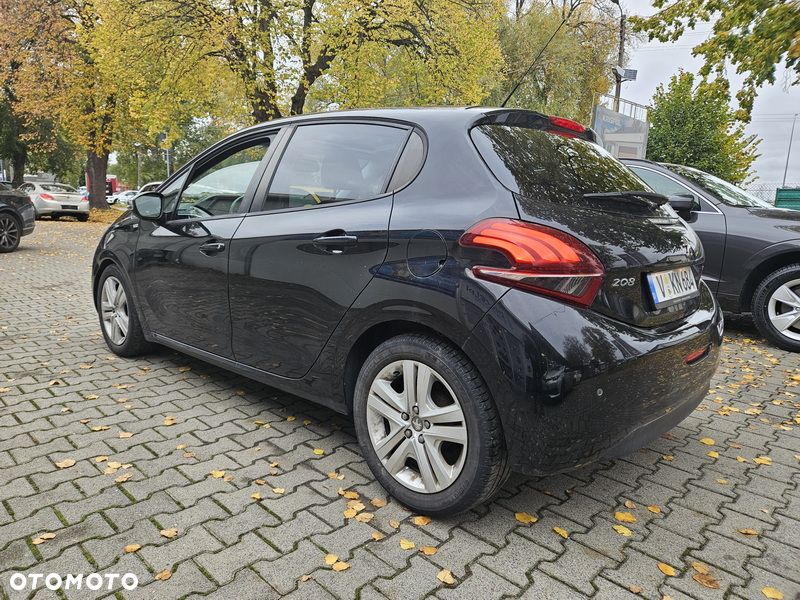 Peugeot 208 - 4