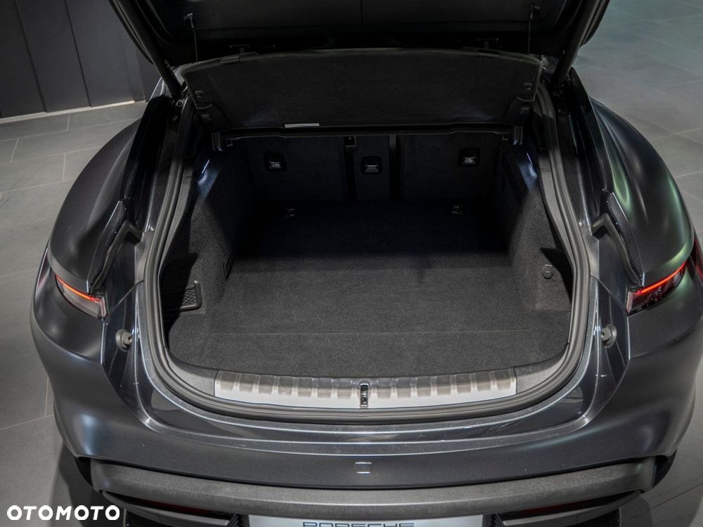 Porsche Taycan Turbo S - 27