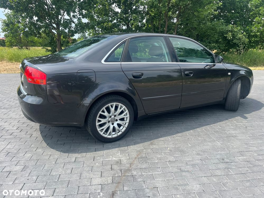 Audi A4 Limousine - 10