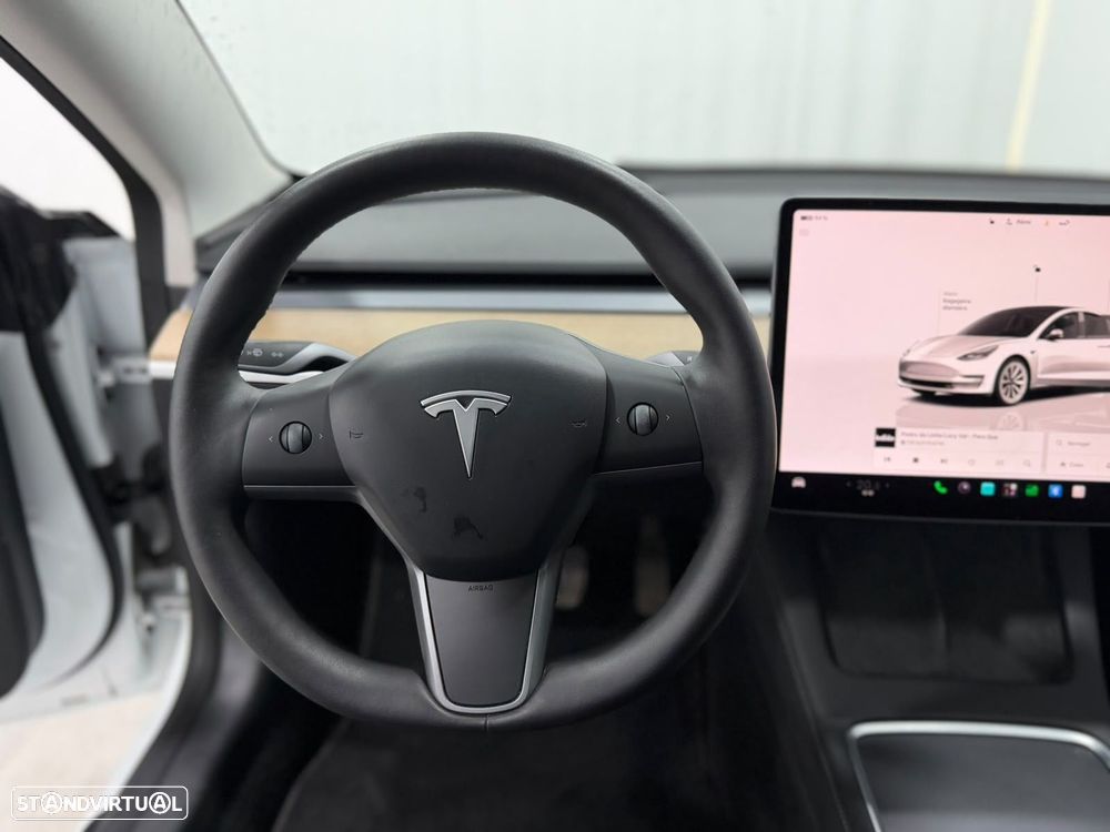 Tesla Model 3 - 9