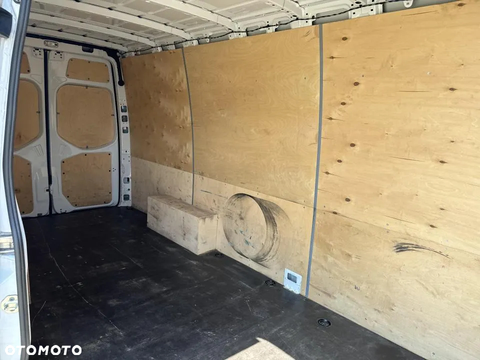 Mercedes-Benz Sprinter - 19