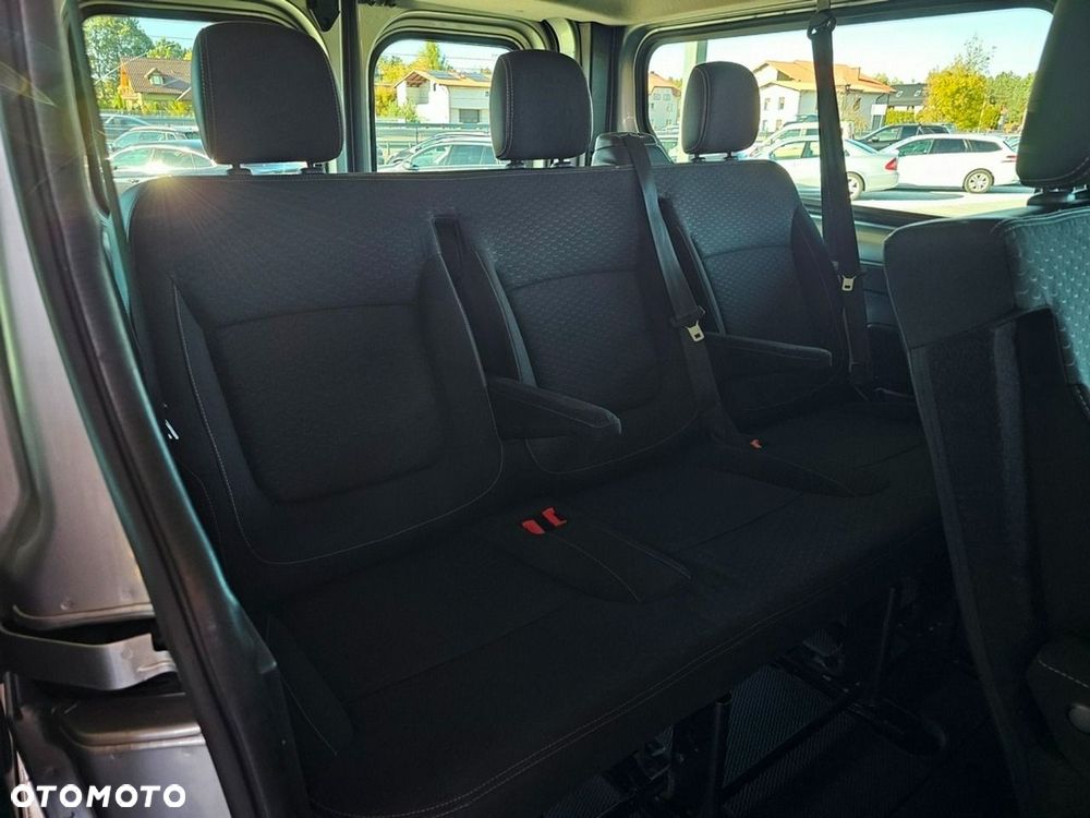 Opel Vivaro - 24