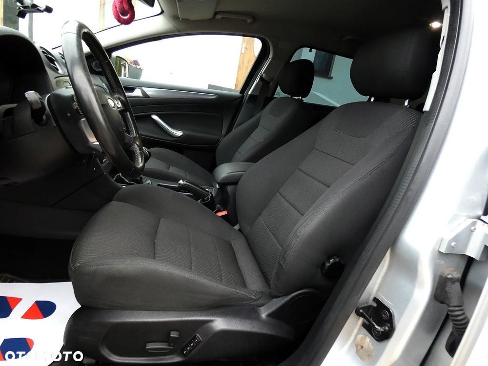 Ford Mondeo SW 1.6 T Platinium X Plus (Trend) - 36