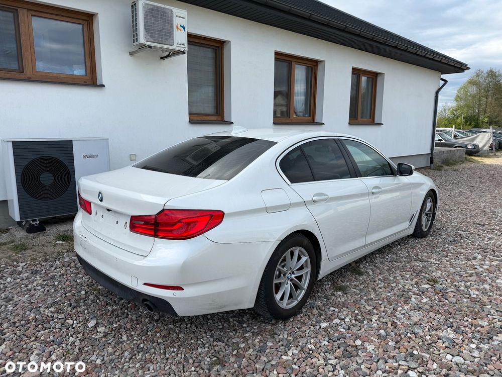 BMW Seria 5 520d Sport Line - 1
