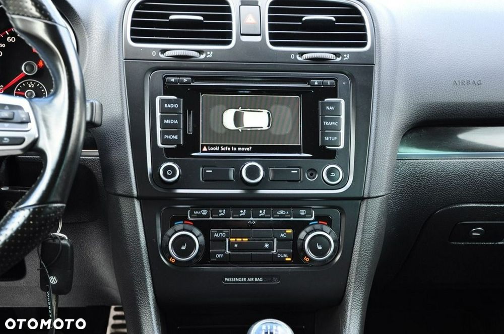 Volkswagen Golf - 32