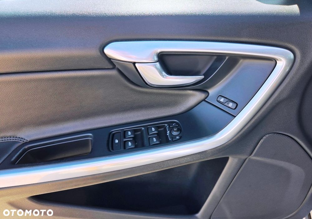 Volvo S60 DRIVe Momentum - 23