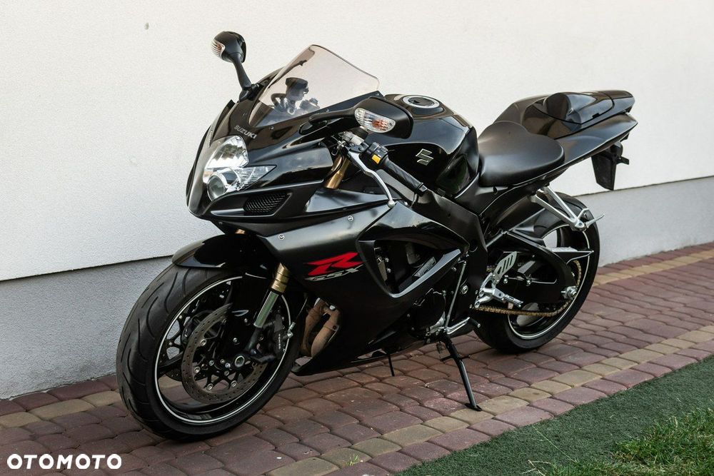 Suzuki GSX-R - 6