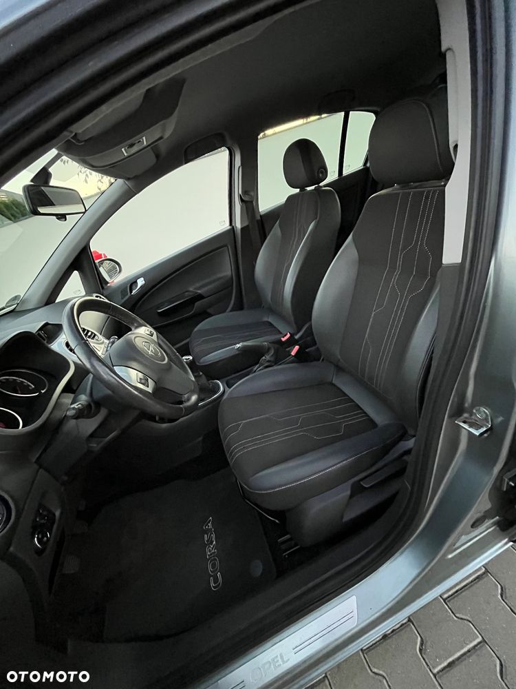 Opel Corsa 1.4 16V 150 Jahre - 8