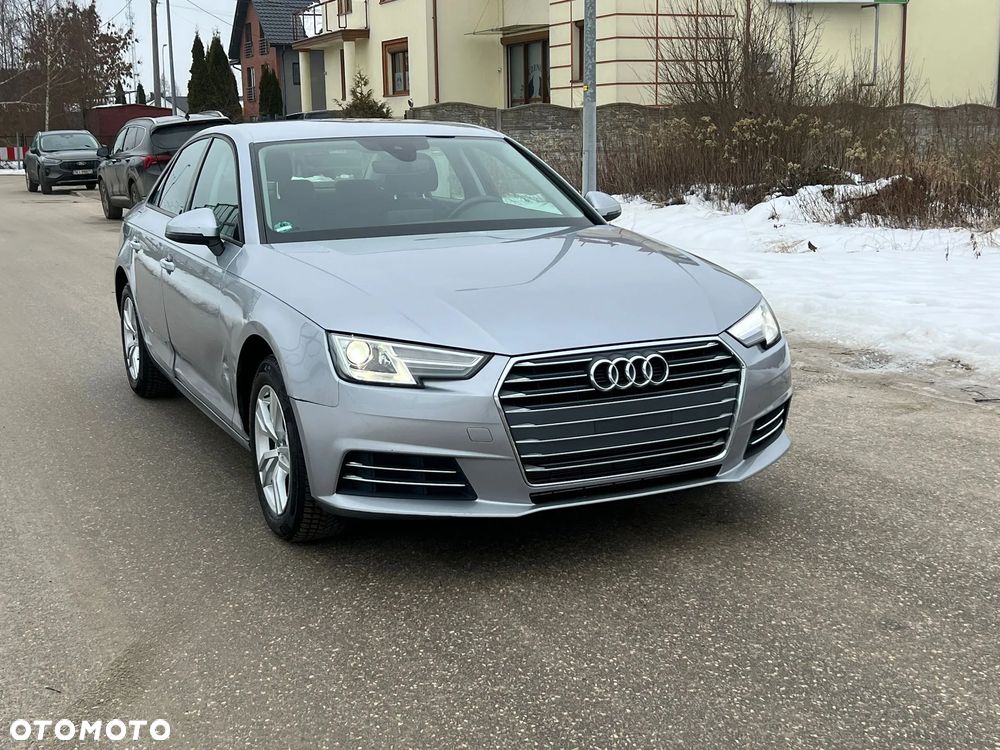 Audi A4 Limousine - 4