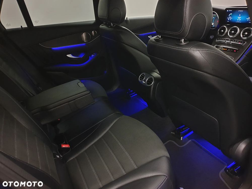 Mercedes-Benz GLC 300 de 4Matic 9G-TRONIC AMG Line Plus - 29