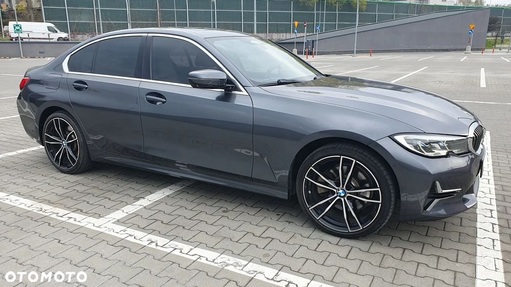 BMW Seria 3 330i xDrive Luxury Line sport - 11