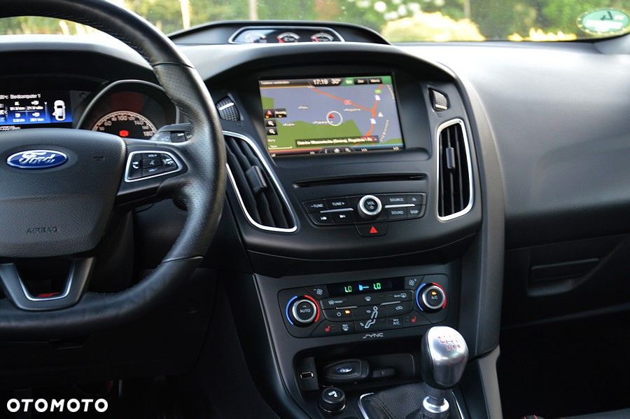 Ford Focus 2.0 EcoBoost ST mit Leder-Sport-Paket - 35