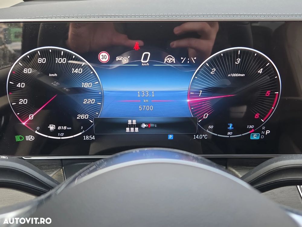 Mercedes-Benz V 300 d Extralang 4Matic 9G-TRONIC Exclusive - 11