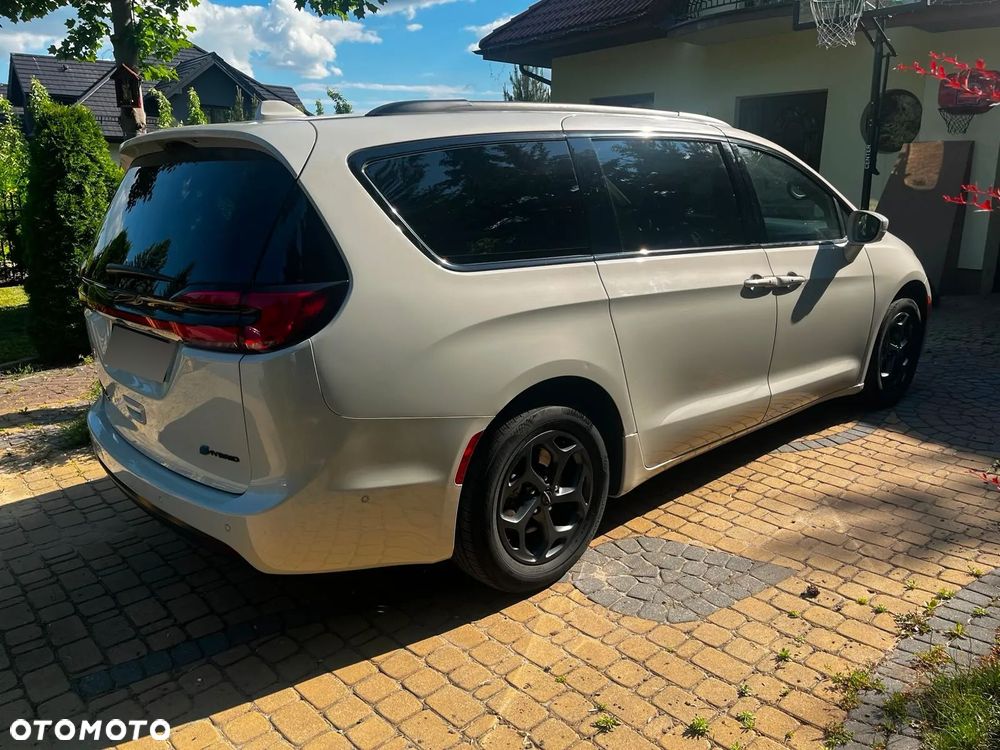 Chrysler Pacifica - 5