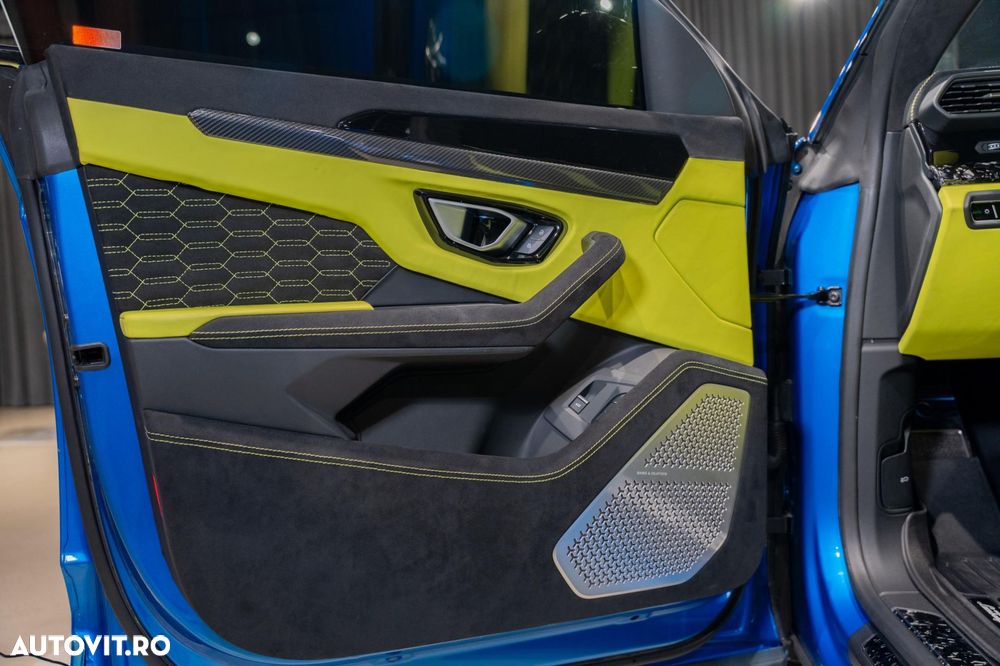 Lamborghini URUS - 40