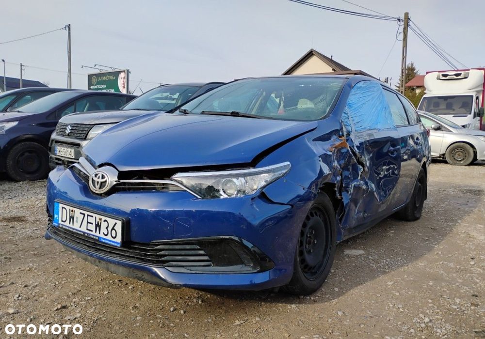 Toyota Auris - 1