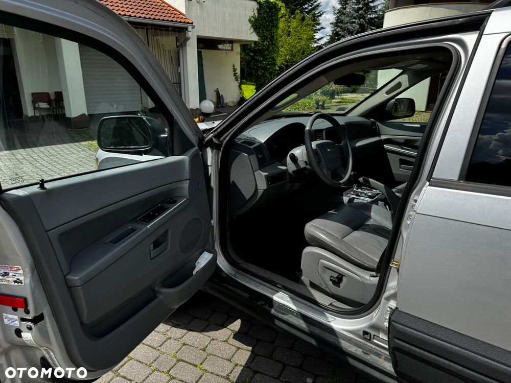 Jeep Grand Cherokee - 10
