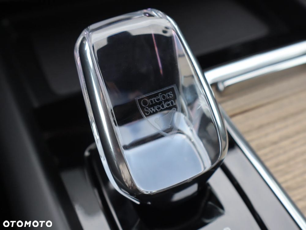 Volvo XC 60 B5 B AWD Plus Dark - 26