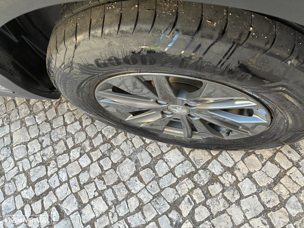 Peugeot e-2008 50 kWh Active Pack - 10