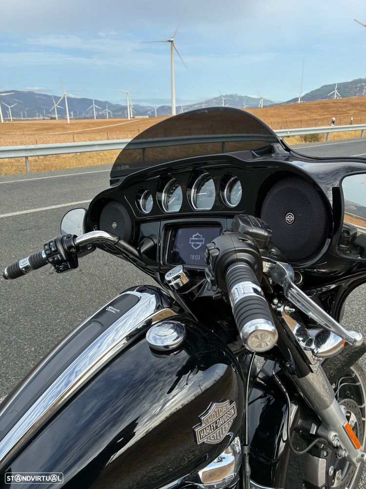 Harley-Davidson FLHXS - 9