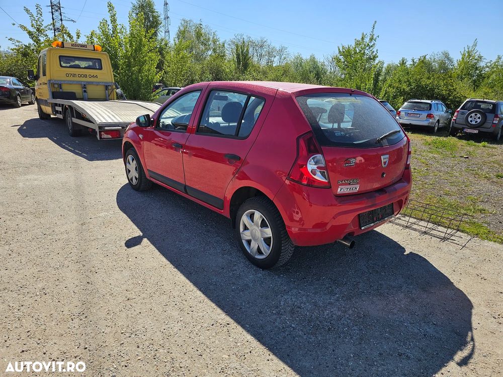 Dacia Sandero - 4