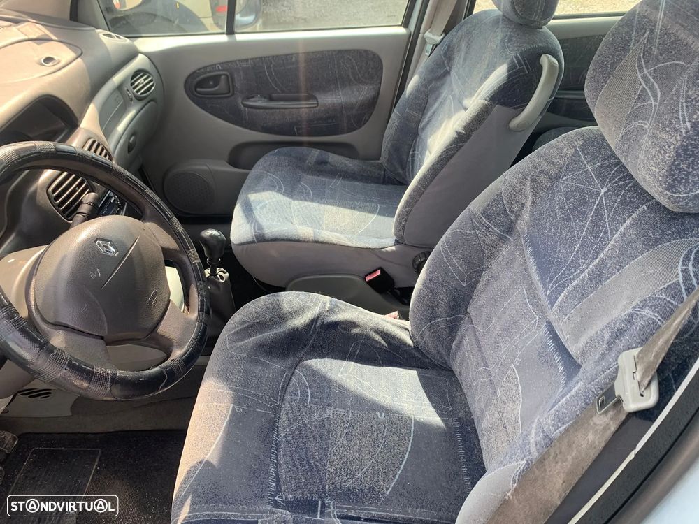 Renault Scénic 1.4 16V - 9