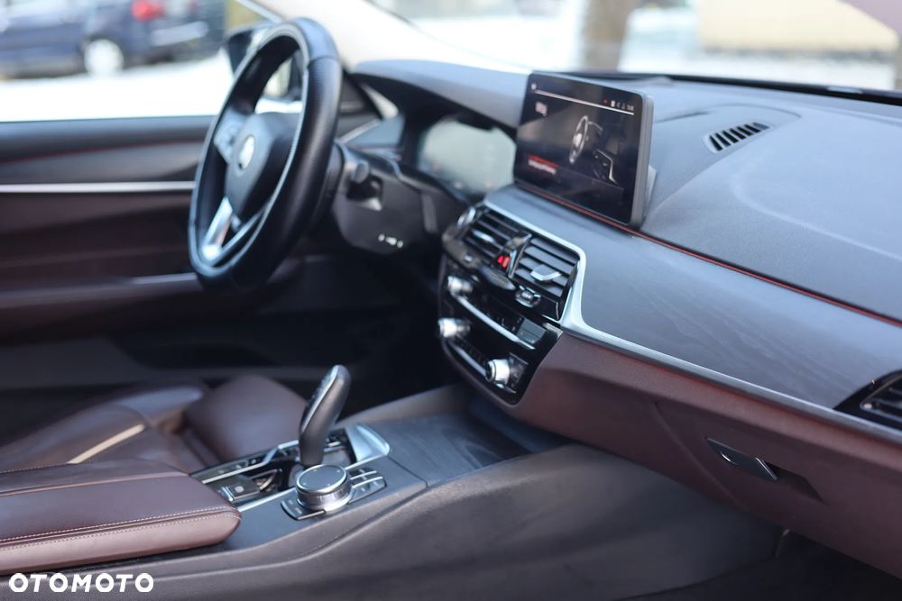 BMW Seria 6 ver-630d-xdrive-mhev-luxury-line - 12