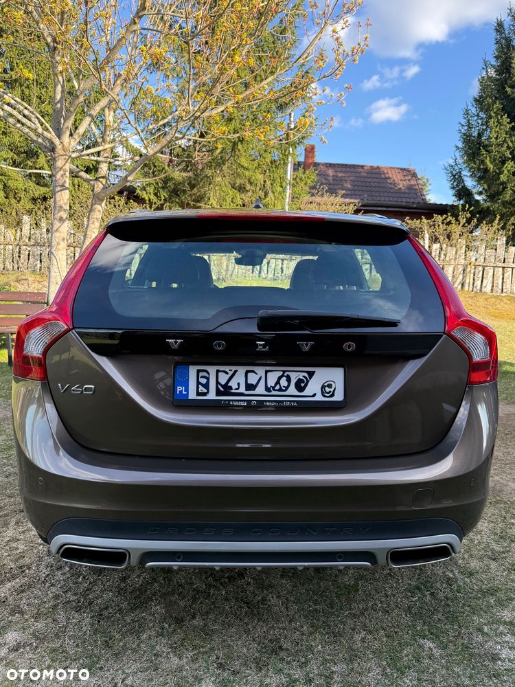 Volvo V60 Cross Country - 6