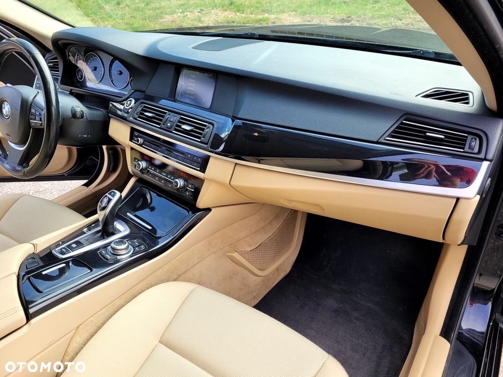 BMW Seria 5 520d - 29