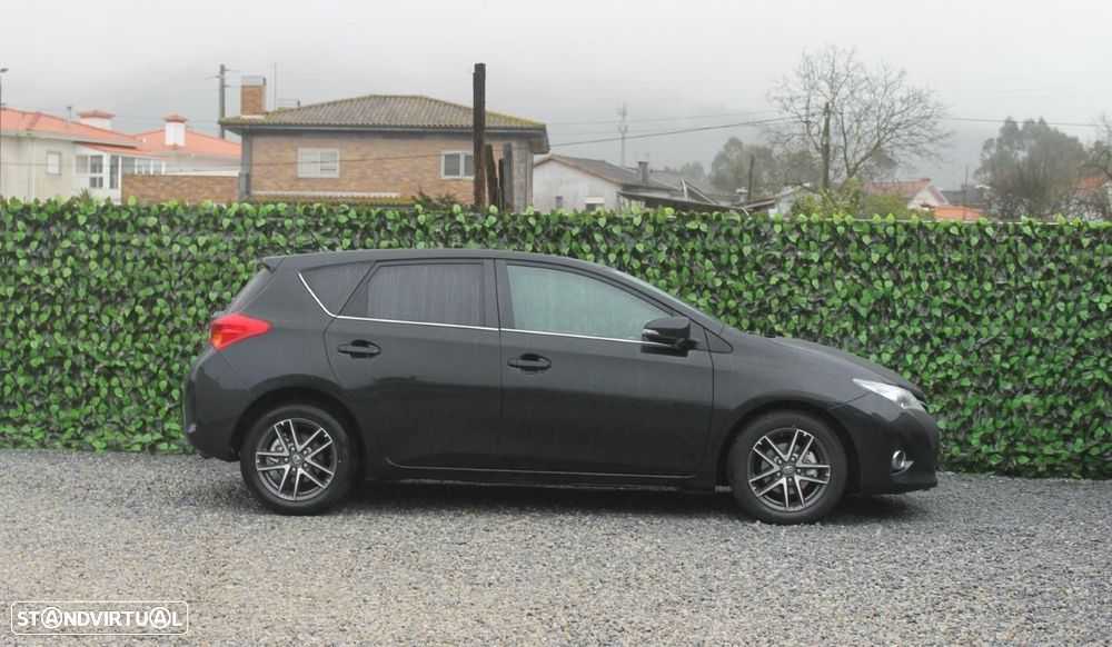 Toyota Auris 1.4 D-4D Exclusive - 2