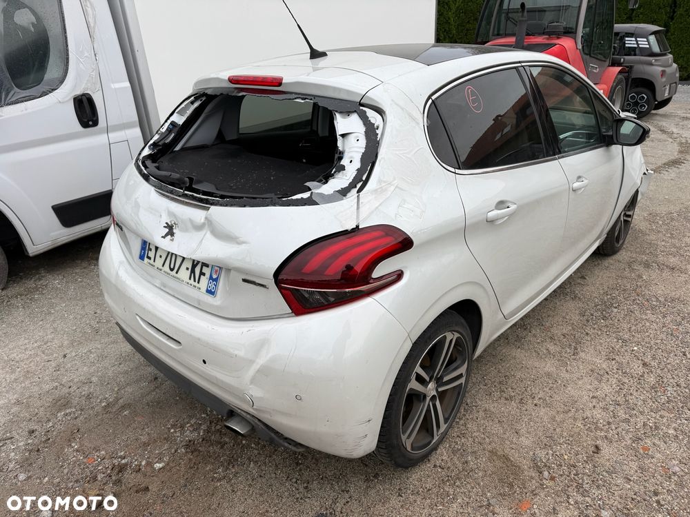 Peugeot 208 1.2 PureTech GPF Signature S&S EAT6 - 6