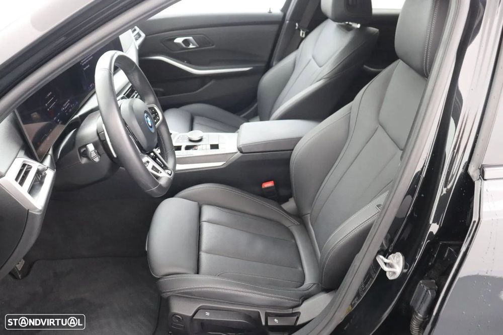 BMW 330 e Touring Aut. M Sport - 13