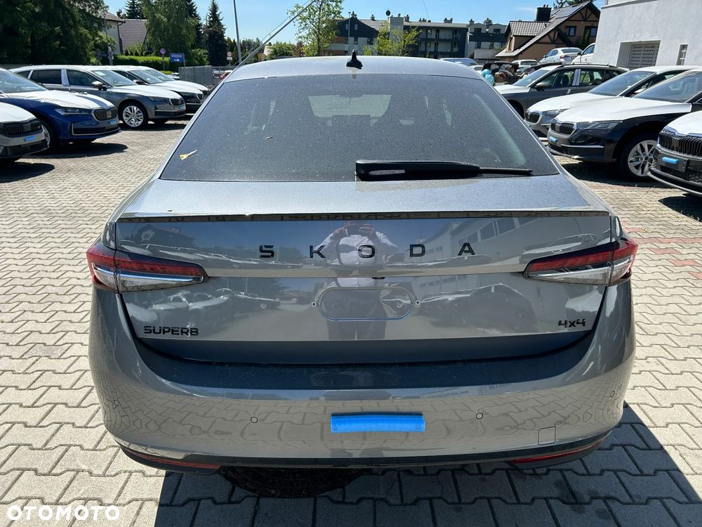 Skoda Superb 2.0 TDI SCR 4x4 Sportline DSG - 10