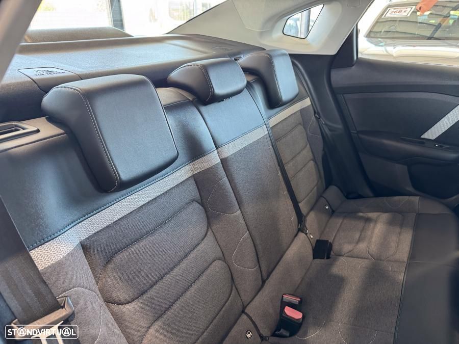 Citroën C4 X 1.2 PureTech Max EAT8 - 13
