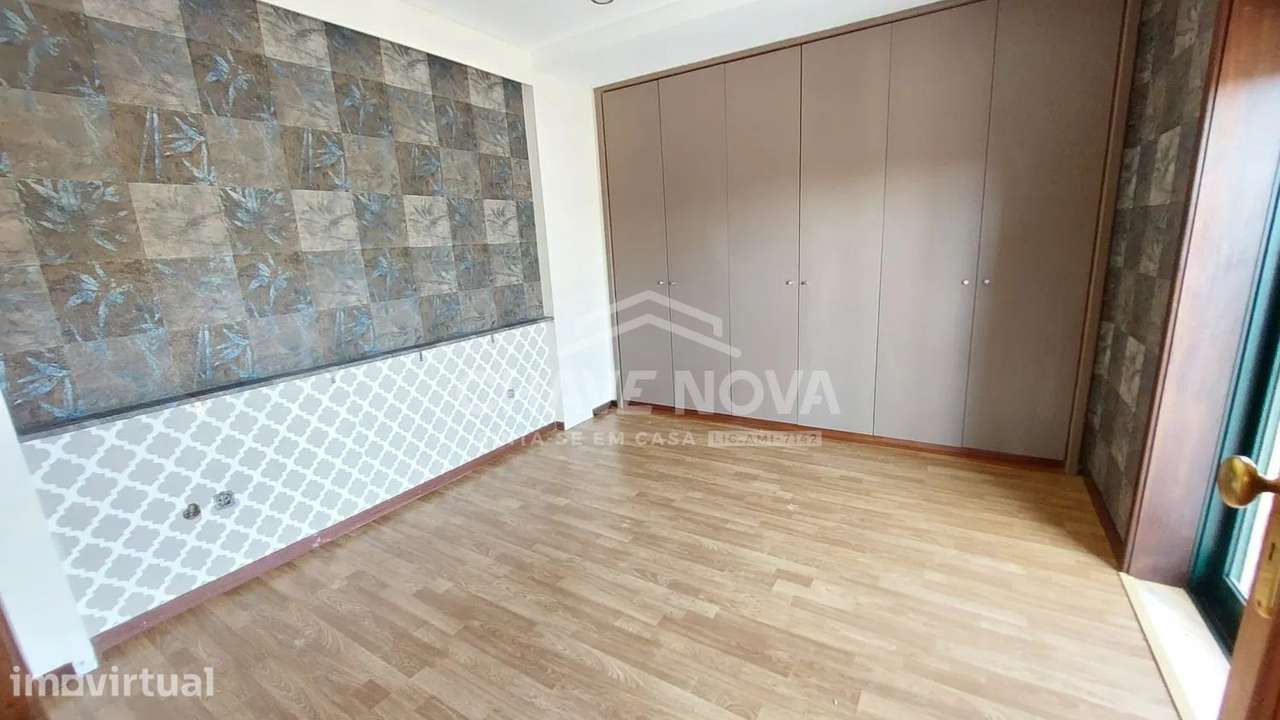 T2 no ultimo piso com terraço e garagem fechada S. Félix da Marinha - Grande imagem: 3/25
