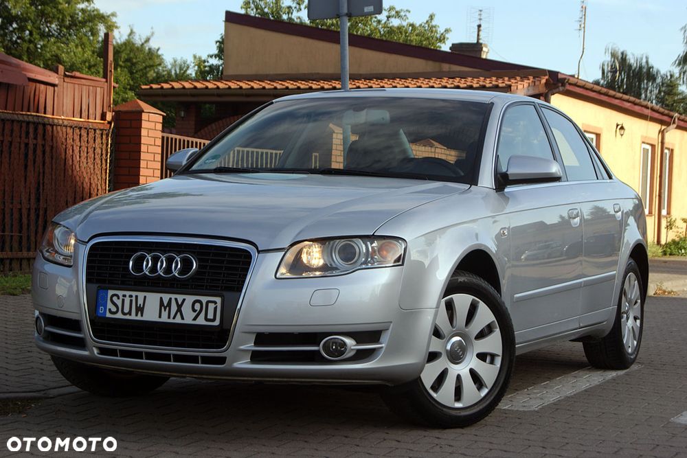 Audi A4 Limousine - 1