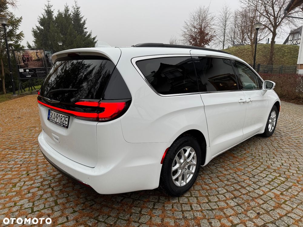 Chrysler Pacifica - 5