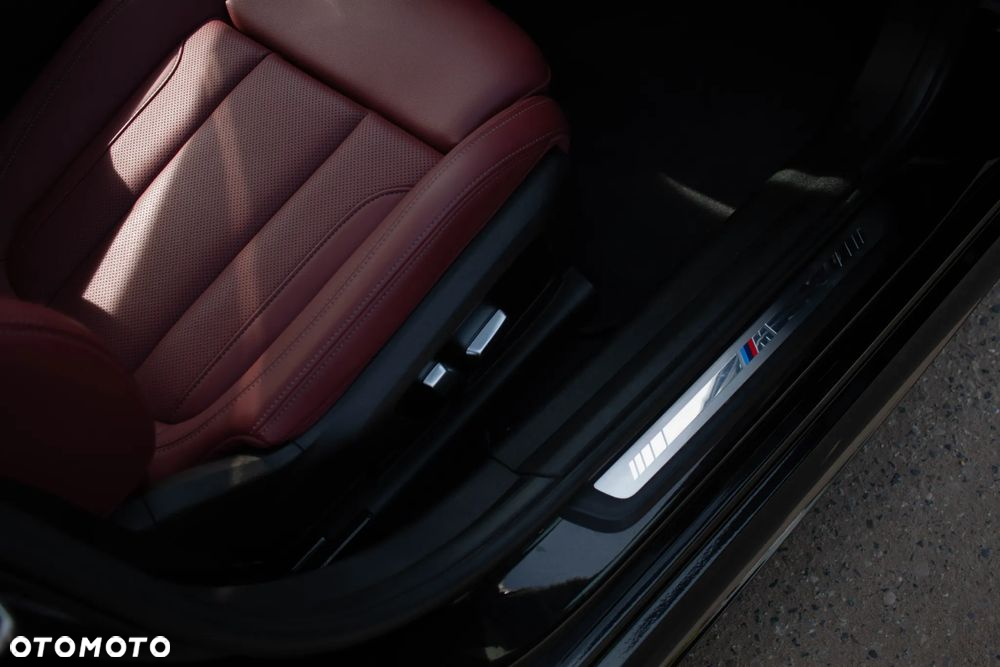 BMW Seria 3 330i M Sport sport - 13