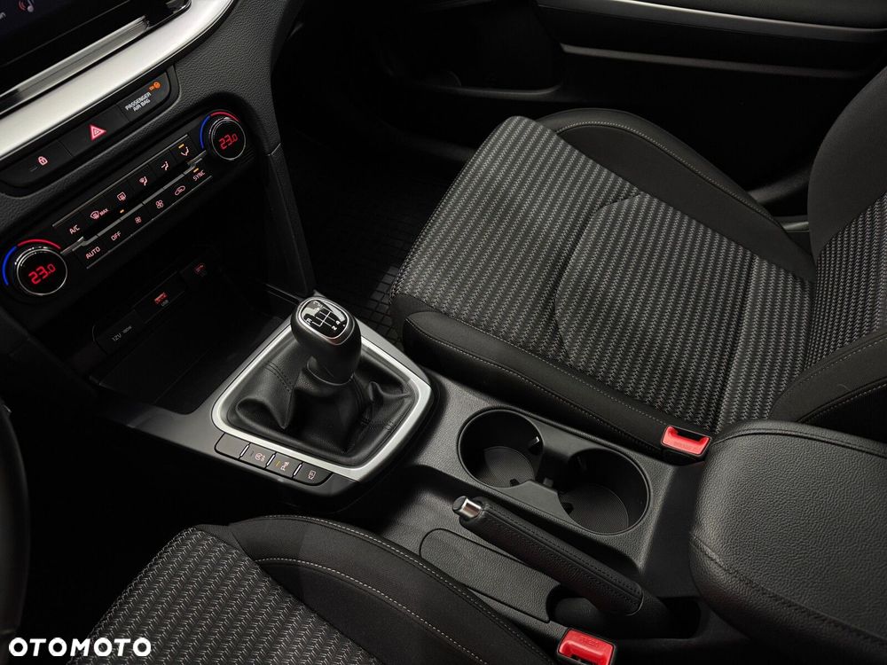 Kia Ceed 1.5 T-GDI M - 25