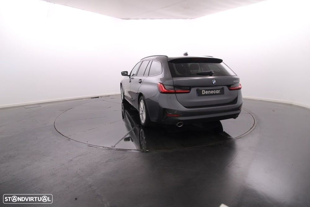 BMW 330 e Touring Auto - 5