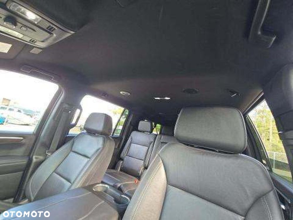 Chevrolet Suburban - 7