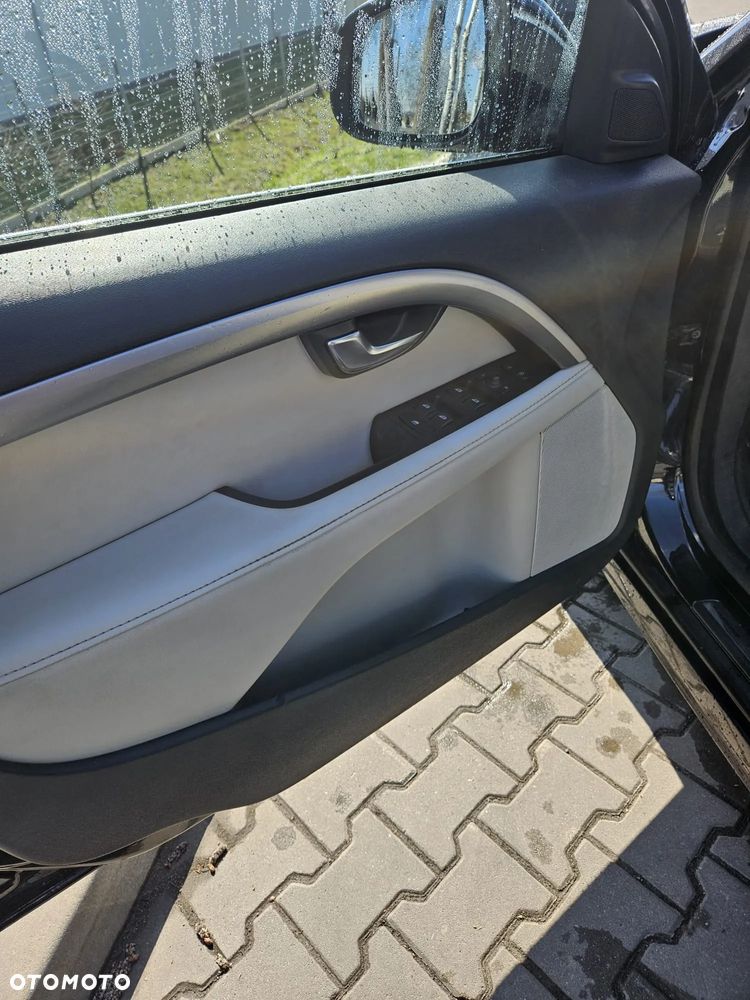 Volvo V70 D2 Momentum - 13