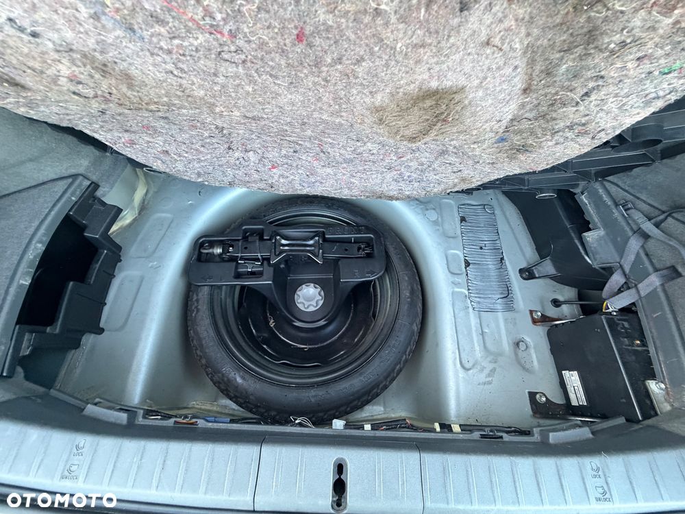 Toyota Prius 1.5 VVT-i Sol - 19