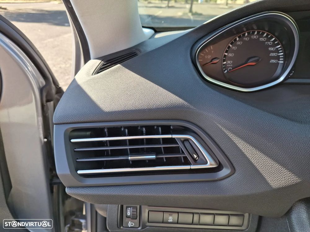 Peugeot 308 SW 1.5 BlueHDi Active - 48