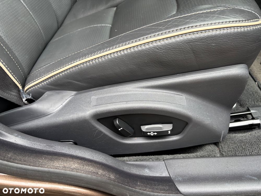 Volvo XC 70 - 28