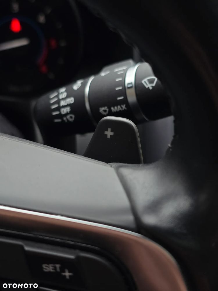 Jaguar XF 2.0 i4D AWD R-Sport - 31