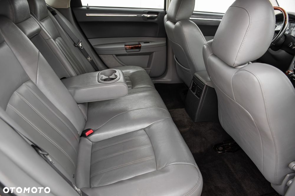 Chrysler 300C 3.5 AWD Automatik - 29