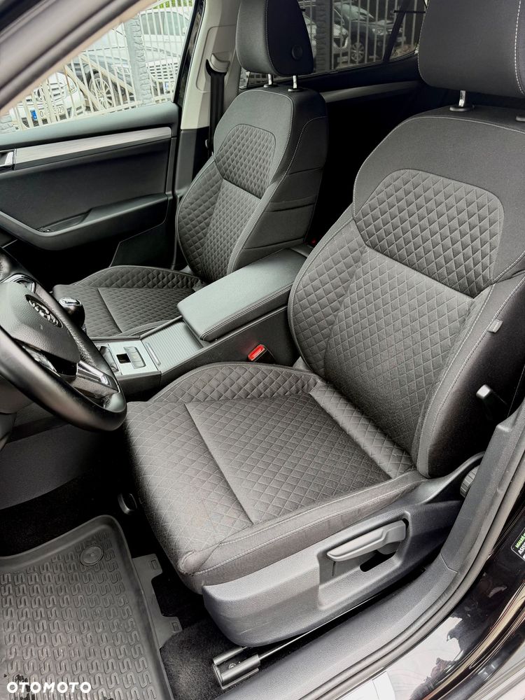 Skoda Superb 2.0 TDI Sportline - 8