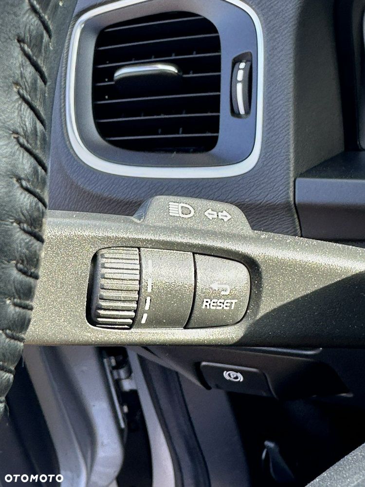 Volvo V60 D2 Drive-E Base - 19