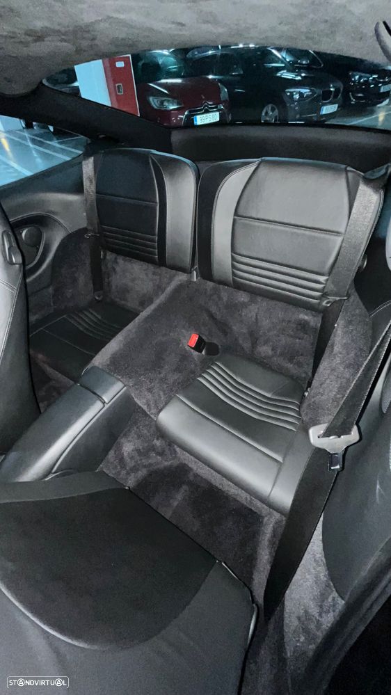 Porsche 911 (996) Carrera - 12